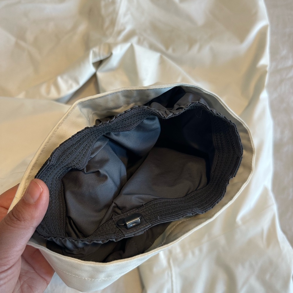 Patagonia Women’s White Snow/Ski Pants medium - Picture 6 of 6